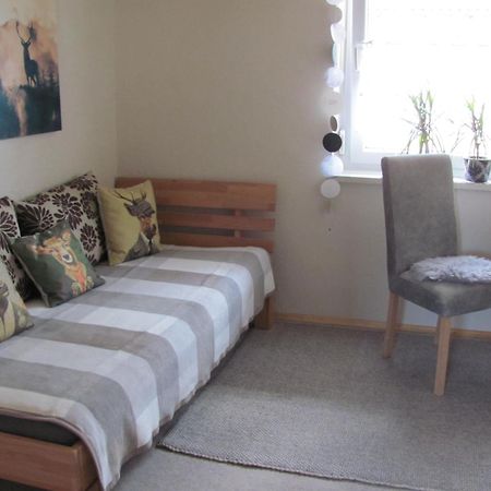 #2 Ruhiges Gemuetliches Ferienzimmer Mit 2 Einzelbetten Gemeinschaftsbad W-Lan Airport Nah Late Night Check In Haus Nr 9,5 Trunkelsberg Buitenkant foto