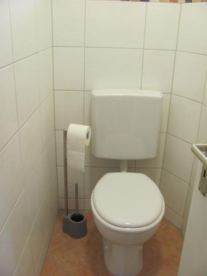 #2 Ruhiges Gemuetliches Ferienzimmer Mit 2 Einzelbetten Gemeinschaftsbad W-Lan Airport Nah Late Night Check In Haus Nr 9,5 Trunkelsberg Buitenkant foto